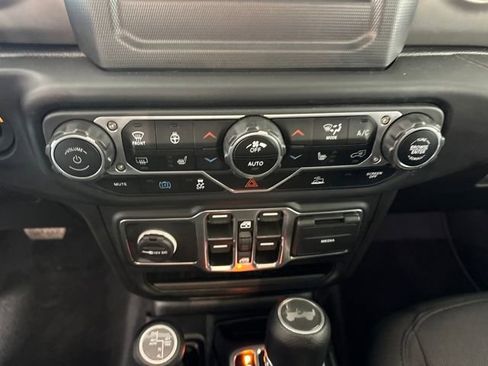 Used 2023 Jeep Wrangler Unlimited w/ Cold Weather Group image 23