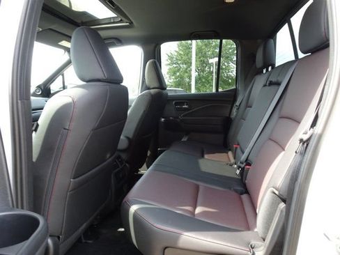 Used 2022 Honda Ridgeline Black Edition image 17