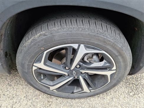 Used 2021 Chevrolet TrailBlazer RS image 3