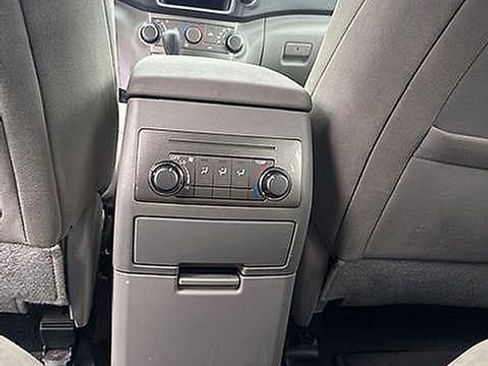 Used 2013 Toyota Highlander Plus image 25