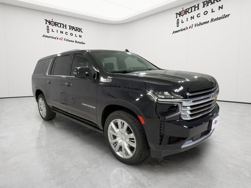 Used 2023 Chevrolet Suburban High Country w/ Premium Package RWD image 7