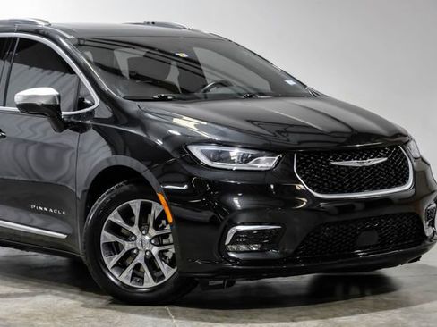 Used 2022 Chrysler Pacifica Pinnacle image 12