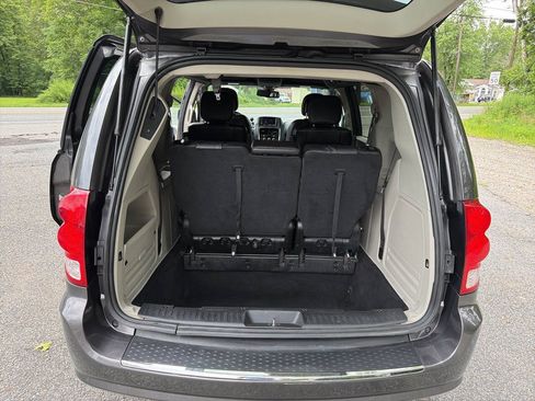 Used 2019 Dodge Grand Caravan SXT FWD image 27
