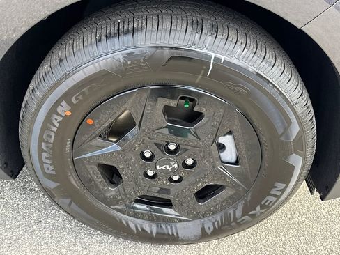 New 2026 Kia Carnival LXS image 12