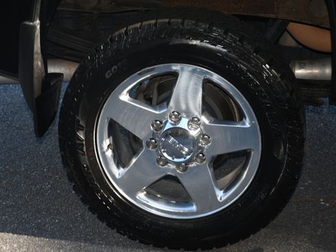 Used 2012 GMC Sierra 2500 Denali w/ Suspension Package, Off-Road image 21