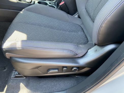 Used 2025 Subaru Forester Premium AWD/4WD image 24