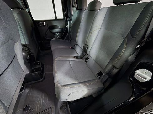 Used 2025 Jeep Gladiator Willys image 22