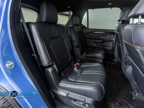 Used 2025 Honda Pilot TrailSport image 37