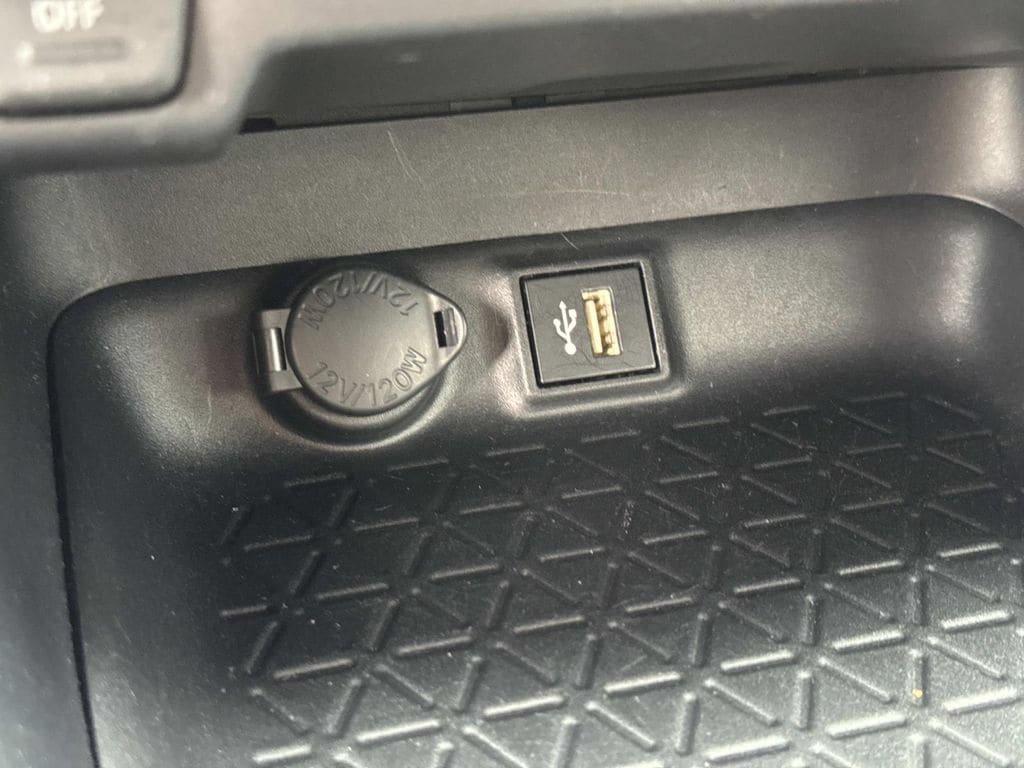 Used 2025 Toyota RAV4 XLE AWD/4WD image 36