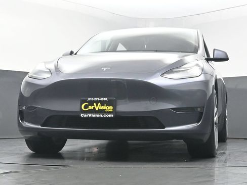 Used 2023 Tesla Model Y Long Range AWD/4WD image 48