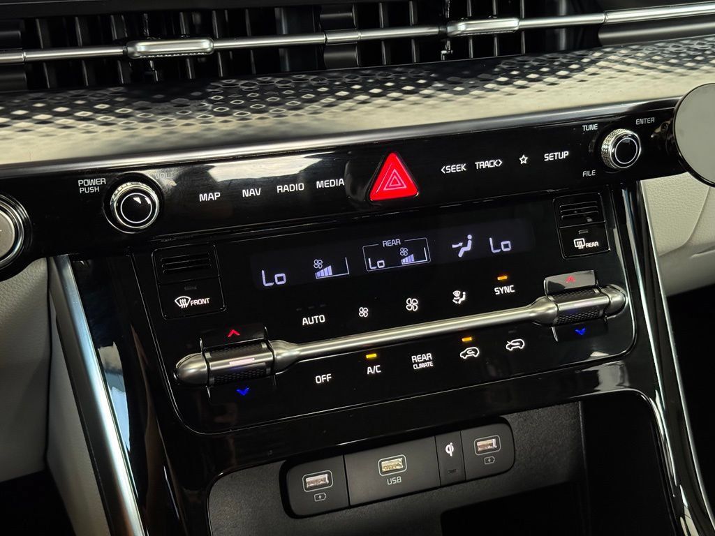 Used 2023 Kia Carnival SX Prestige FWD image 44