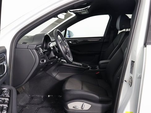 Used 2024 Porsche Macan AWD/4WD image 10