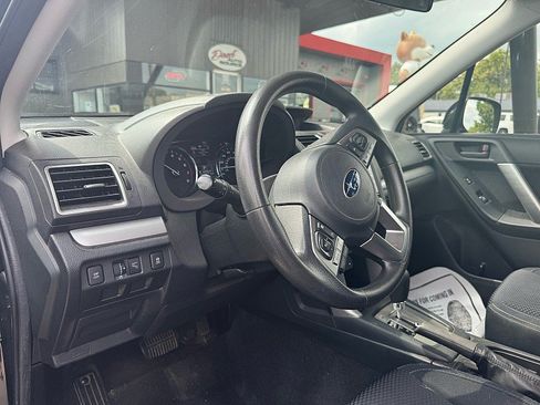 Used 2018 Subaru Forester 2.5i Premium AWD/4WD image 10