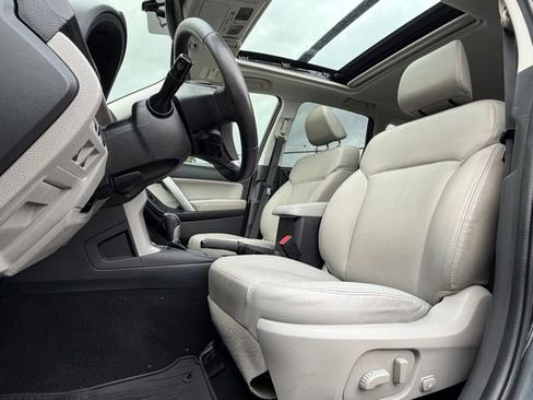 Used 2015 Subaru Forester 2.5i Touring AWD/4WD image 12