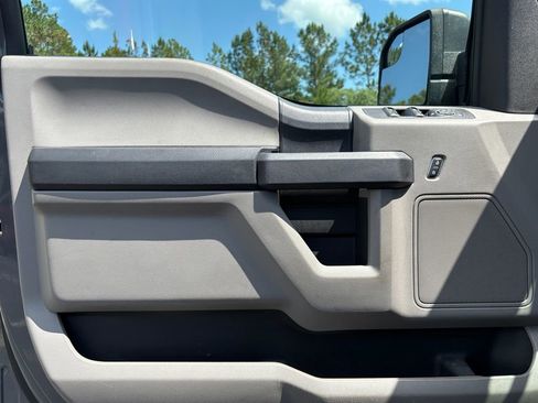 Used 2018 Ford F150 XL w/ Equipment Group 101A Mid AWD/4WD image 10