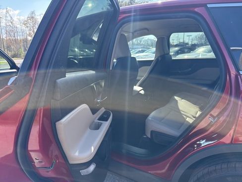 Used 2025 Lincoln Corsair FWD image 13