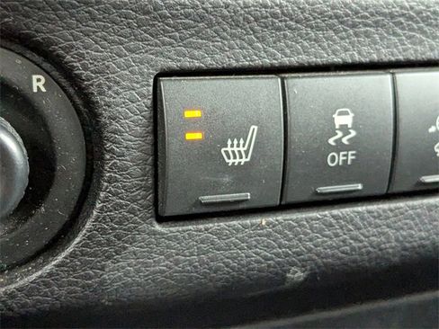 Used 2016 Jeep Wrangler Unlimited Sahara image 21