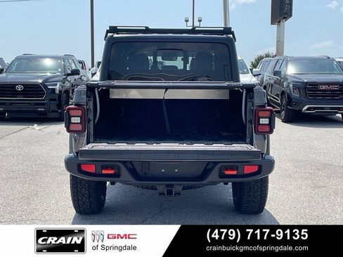 Used 2025 Jeep Gladiator Mojave w/ Convenience Group AWD/4WD image 7