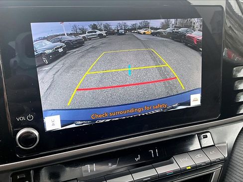 Used 2025 Toyota Camry SE image 20