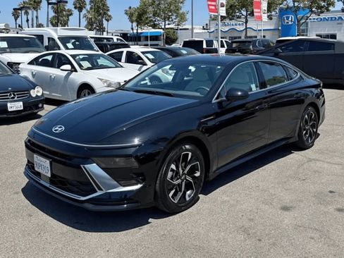 Used 2025 Hyundai Sonata SEL FWD image 3