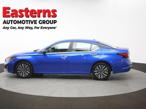 Used 2025 Nissan Altima 2.5 SV FWD image 59
