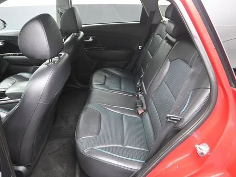 Used 2022 Kia Niro EX Premium image 30