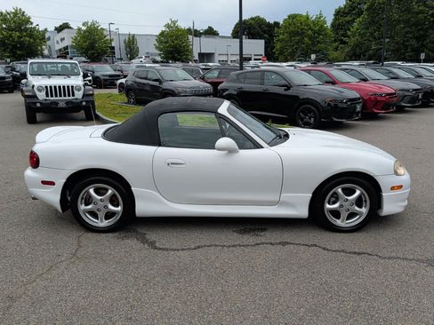 Used 2001 MAZDA MX-5 Miata RWD image 7