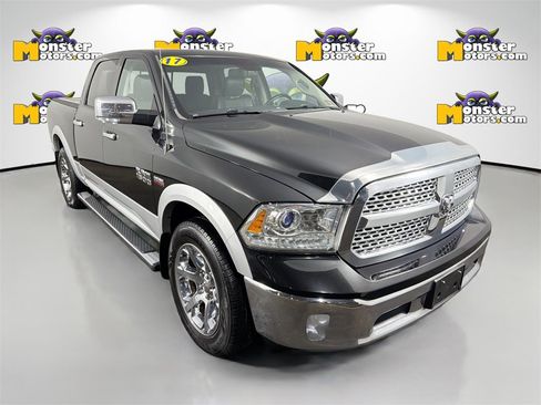 Used 2017 RAM 1500 Laramie w/ Convenience Group image 3