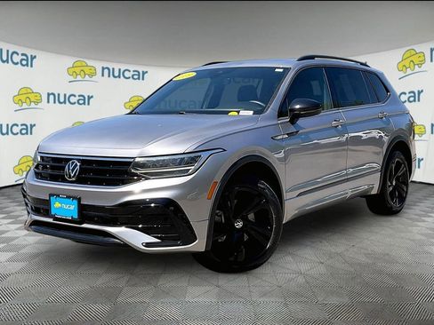 Used 2023 Volkswagen Tiguan SE R-Line AWD/4WD image 3