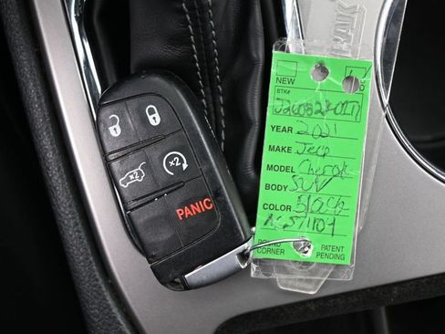 Used 2021 Jeep Grand Cherokee Limited RWD image 23