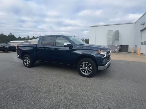 Used 2023 Chevrolet Silverado 1500 LT image 2