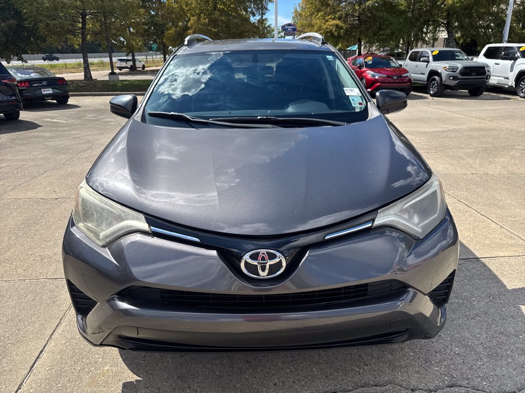 Used 2016 Toyota RAV4 LE FWD image 4