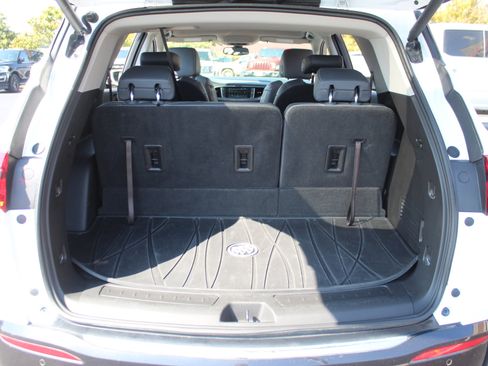 Used 2018 Buick Enclave Essence FWD image 29