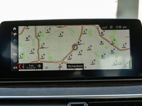 Used 2019 BMW 530e w/ Convenience Package image 21