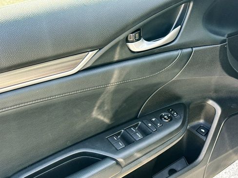 Used 2020 Honda Civic EX-L image 17