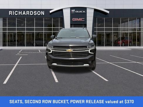 Used 2022 Chevrolet Suburban LT w/ Luxury Package AWD/4WD image 4