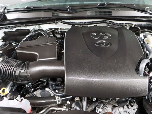 Used 2023 Toyota Tacoma TRD Sport AWD/4WD image 31