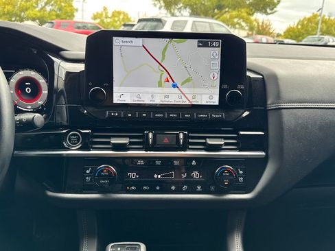 Used 2023 Nissan Pathfinder Platinum image 18