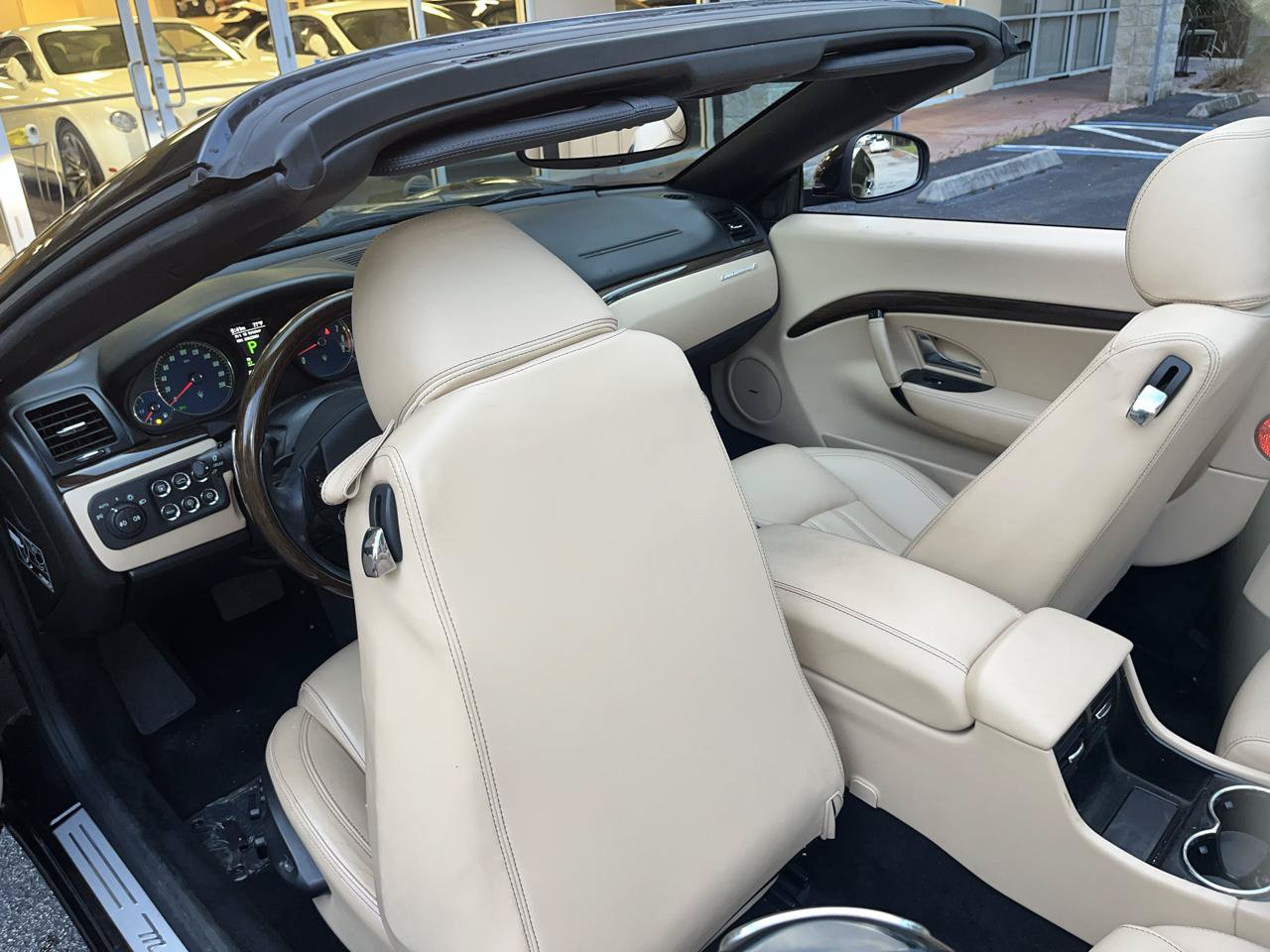 Used 2012 Maserati GranTurismo Convertible RWD image 31