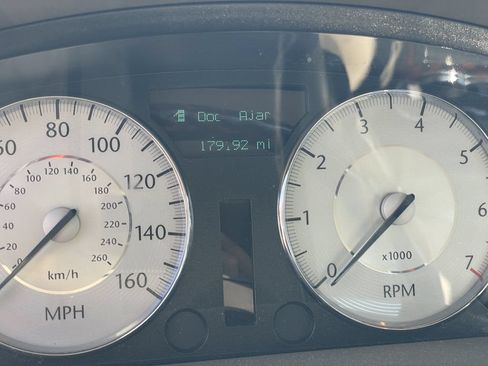 Used 2008 Chrysler 300 C w/ Navigation & Sound Group II RWD image 10