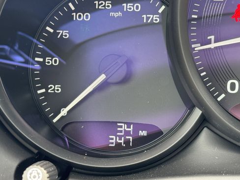 New 2025 Porsche Macan image 39