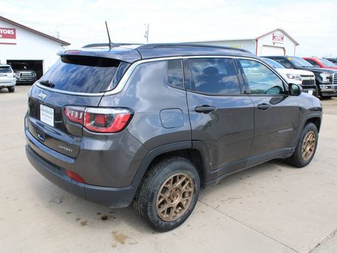 Used 2019 Jeep Compass Sport FWD image 8