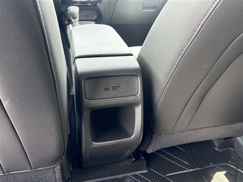 Used 2024 Chevrolet Trax LT w/ Driver Confidence Package FWD image 20