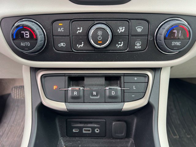 Used 2024 GMC Terrain Denali w/ Denali Premium Package AWD/4WD image 33
