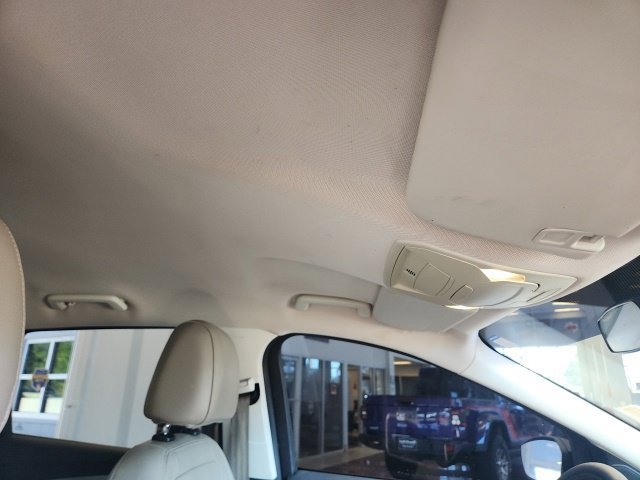 Used 2017 Ford Escape SE w/ SE Leather Comfort Package FWD image 16
