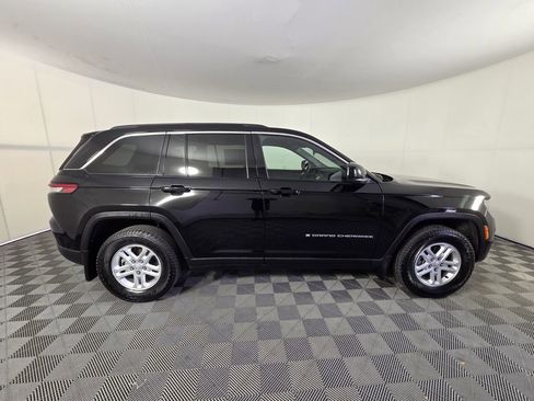 Certified 2025 Jeep Grand Cherokee Laredo w/ Luxury Tech Group I image 5