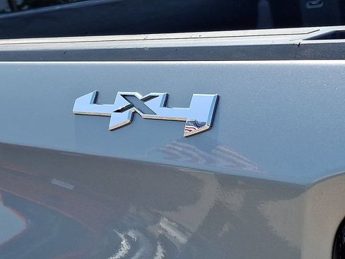 Used 2024 GMC Sierra 1500 SLT AWD/4WD image 29