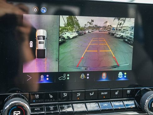 New 2026 Chevrolet Colorado ZR2 w/ Technology Package AWD/4WD image 24