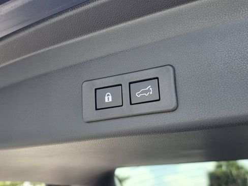 Certified 2025 Subaru Ascent Limited AWD/4WD image 10