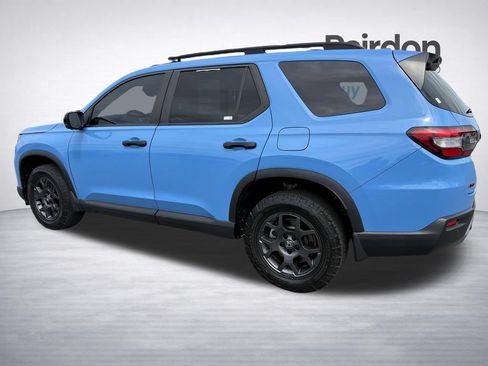 Used 2023 Honda Pilot TrailSport image 5